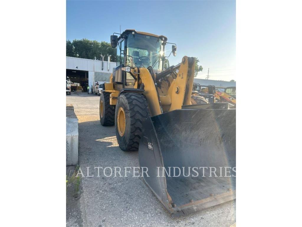 CAT 930M Kolesové nakladače