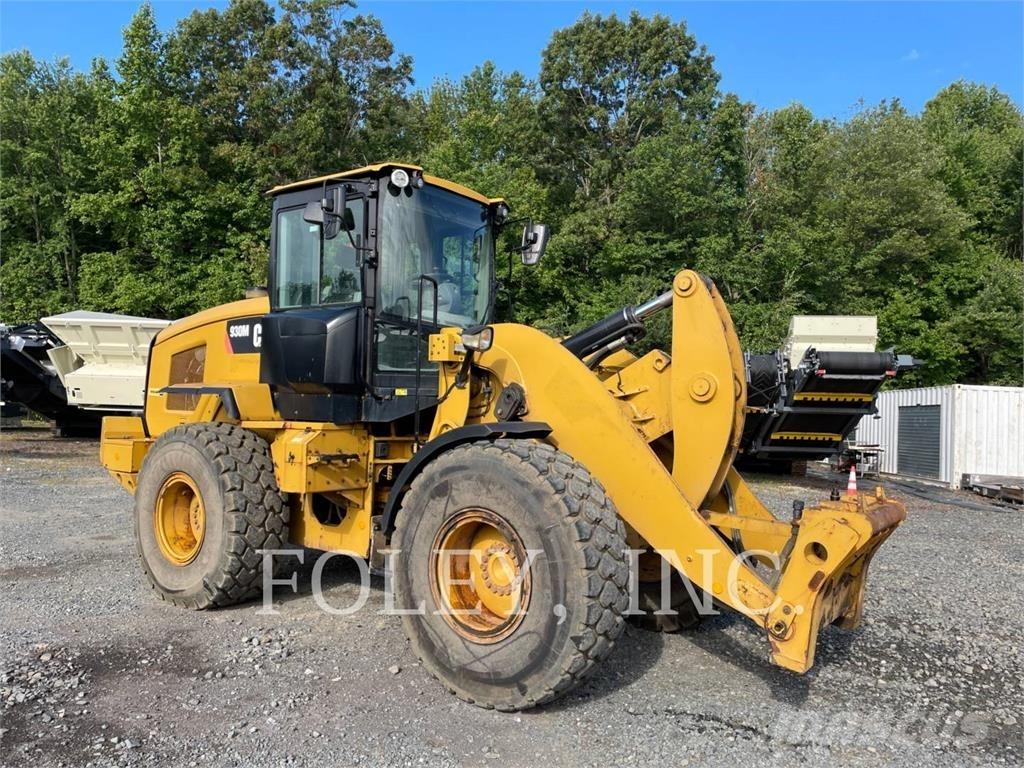 CAT 930M Kolesové nakladače