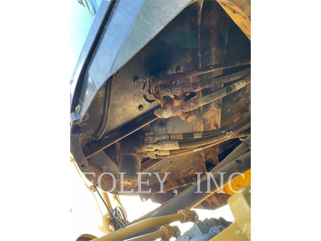 CAT 930M Kolesové nakladače