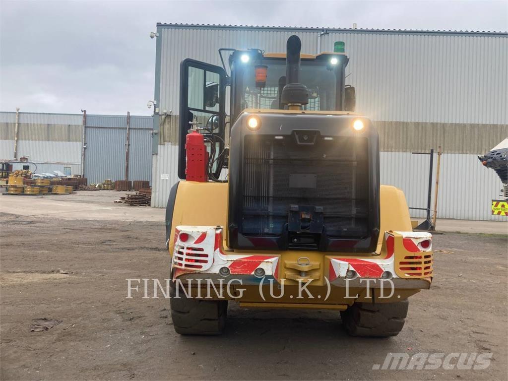 CAT 930M Kolesové nakladače