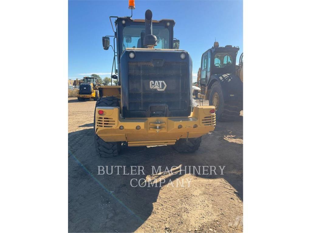 CAT 930M Kolesové nakladače