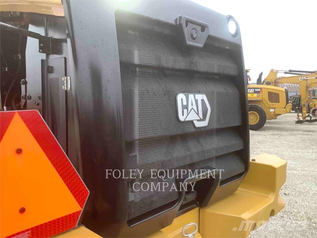 CAT 930M Kolesové nakladače