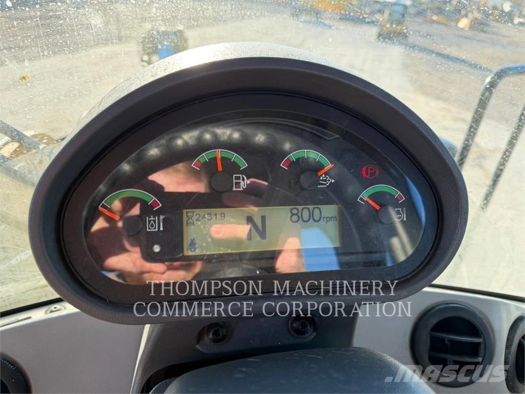 CAT 930M Kolesové nakladače