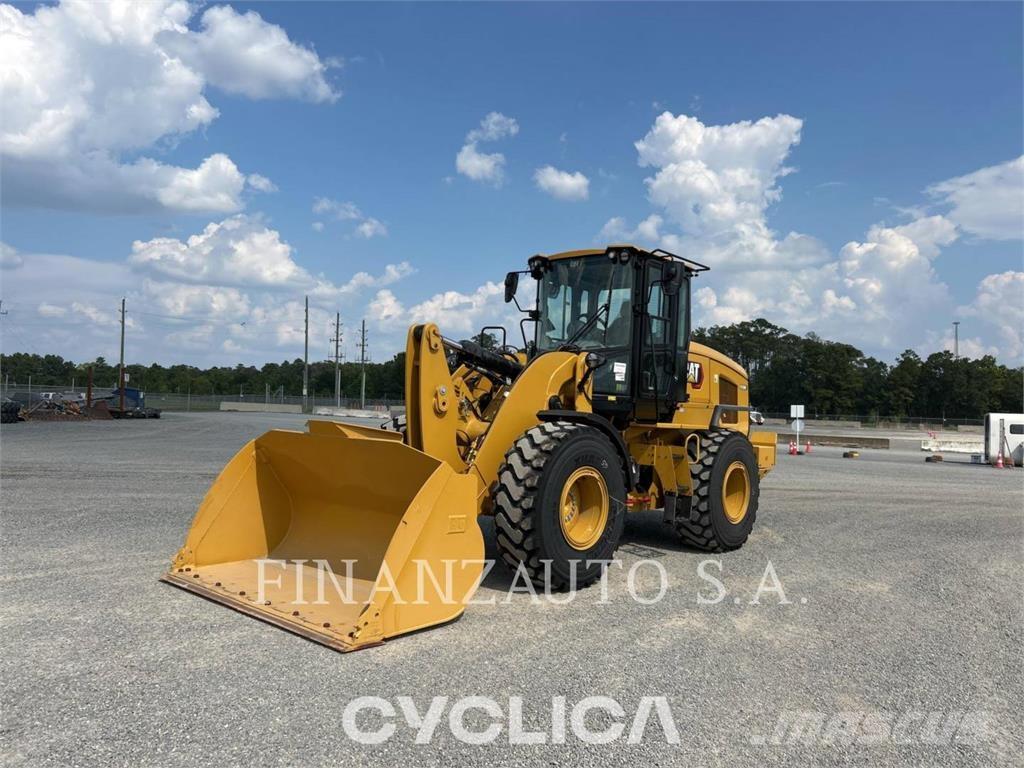 CAT 930M Kolesové nakladače