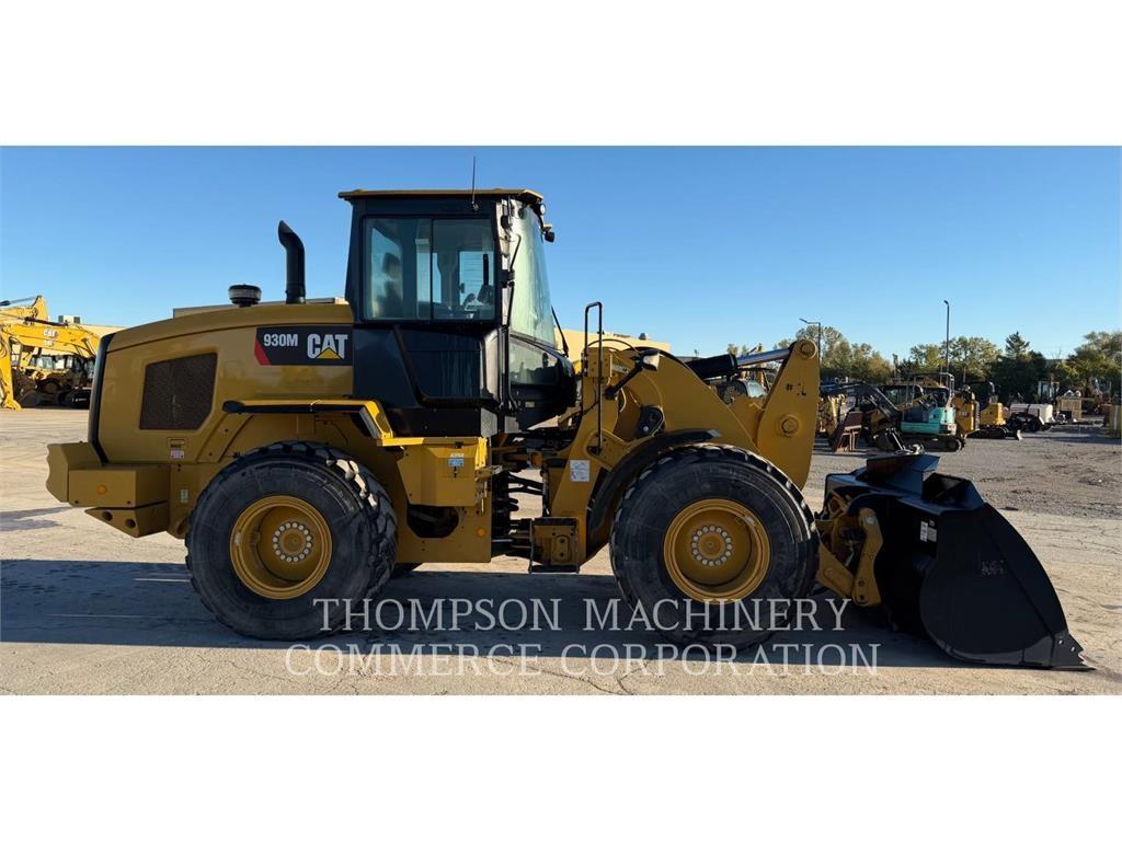 CAT 930M Kolesové nakladače