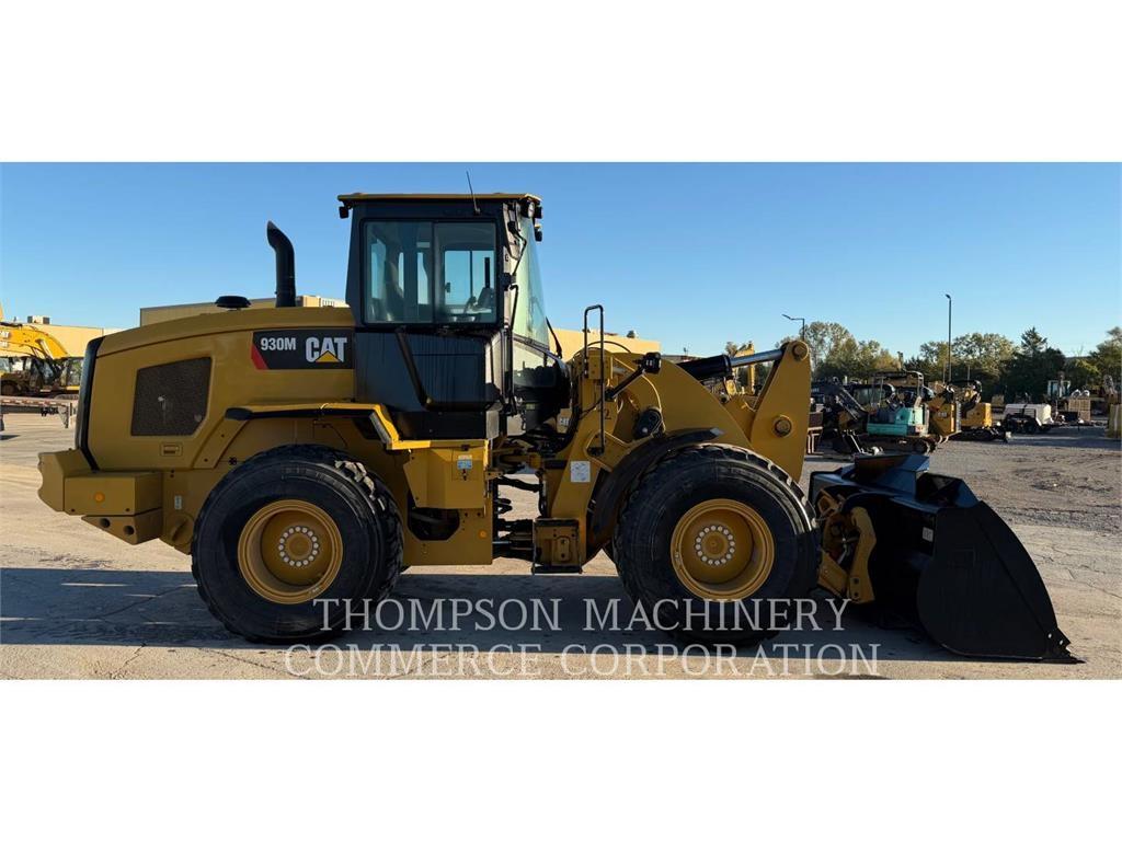 CAT 930M Kolesové nakladače