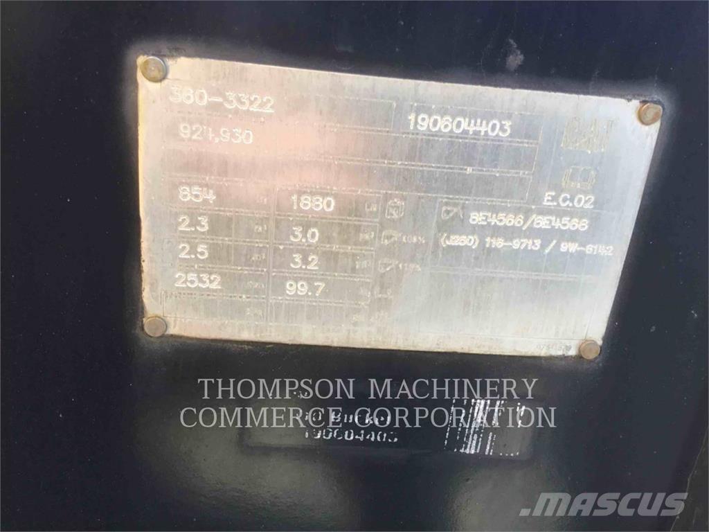 CAT 930M Kolesové nakladače