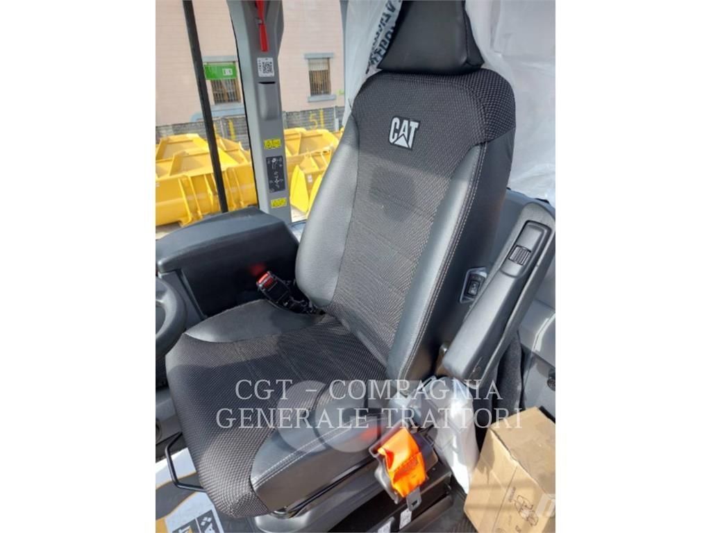 CAT 930M Kolesové nakladače