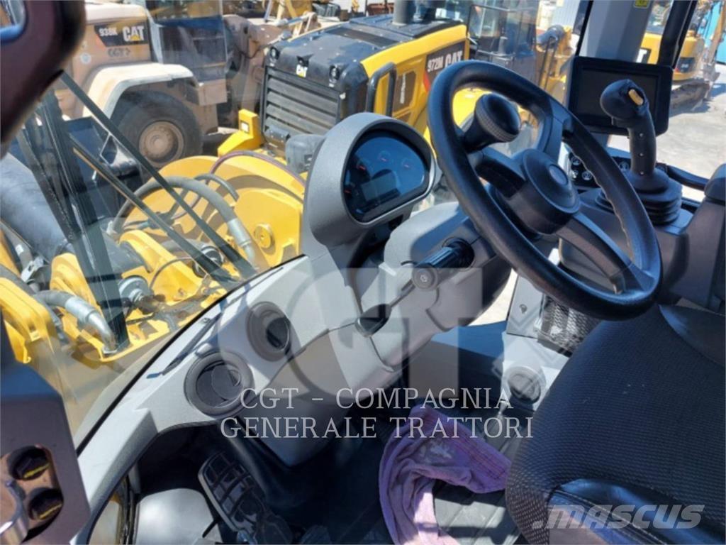 CAT 930M Kolesové nakladače