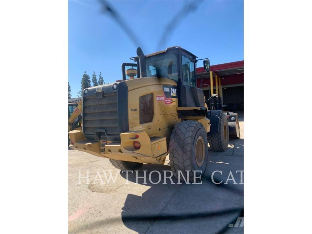 CAT 930M Kolesové nakladače