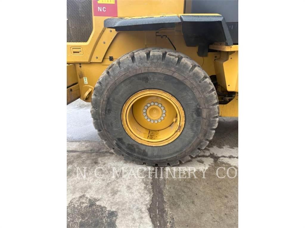 CAT 930M Kolesové nakladače