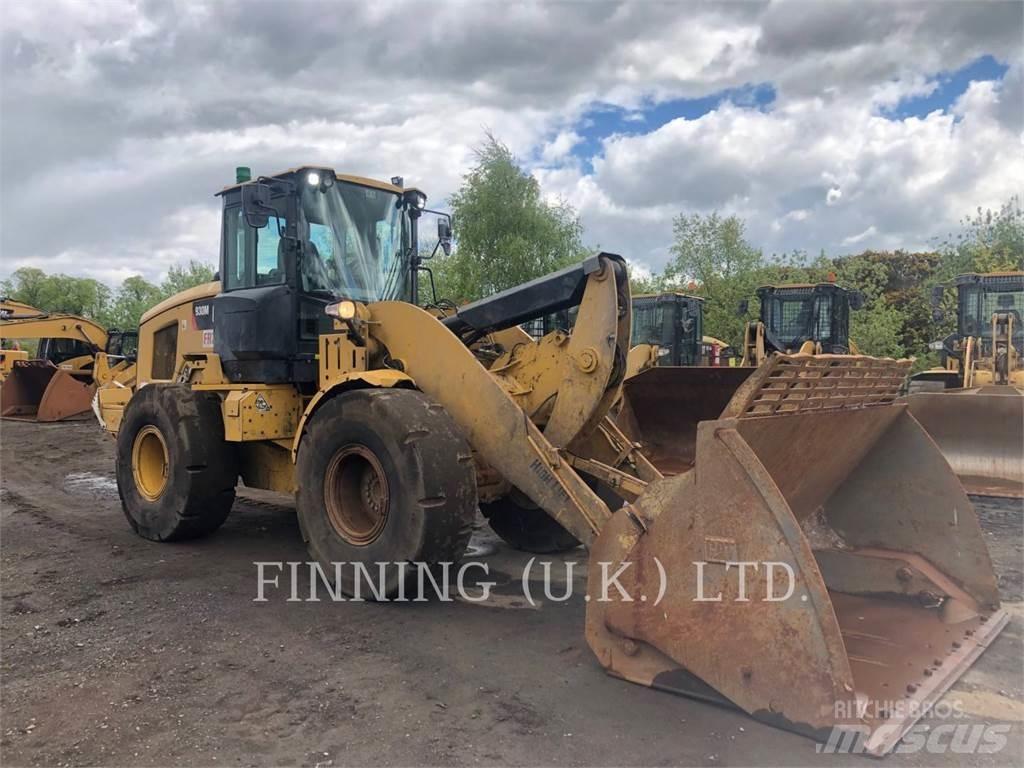 CAT 930M Kolesové nakladače
