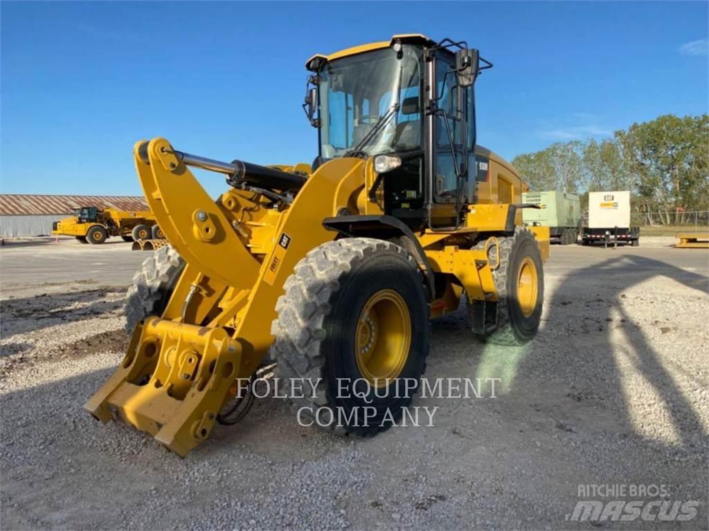 CAT 930M Kolesové nakladače