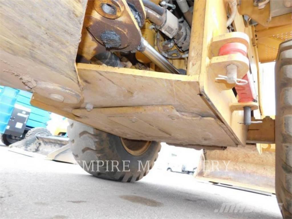 CAT 930M FC Kolesové nakladače