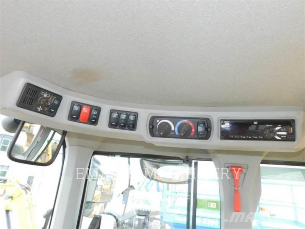 CAT 930M FC Kolesové nakladače