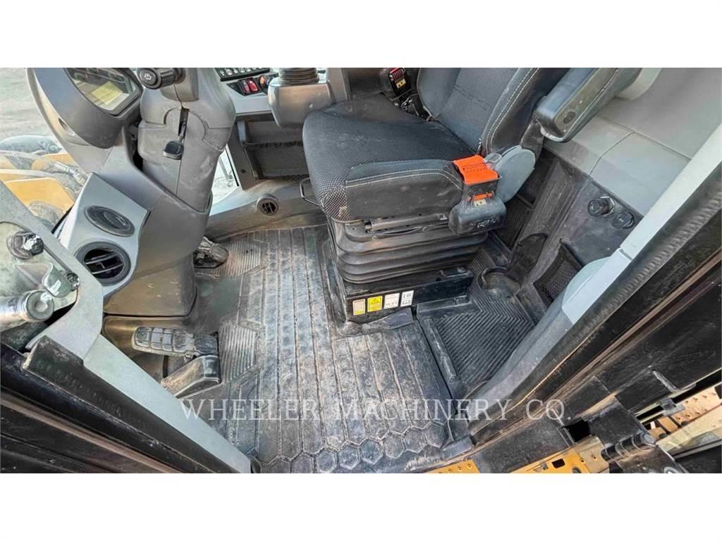 CAT 930M QC Kolesové nakladače