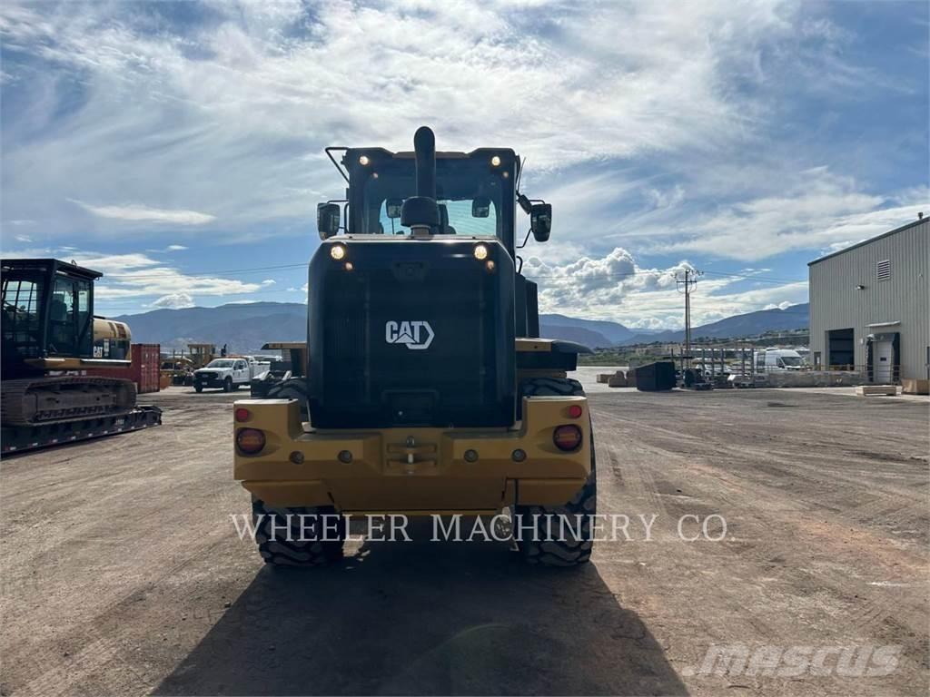CAT 930M QC 3V Kolesové nakladače