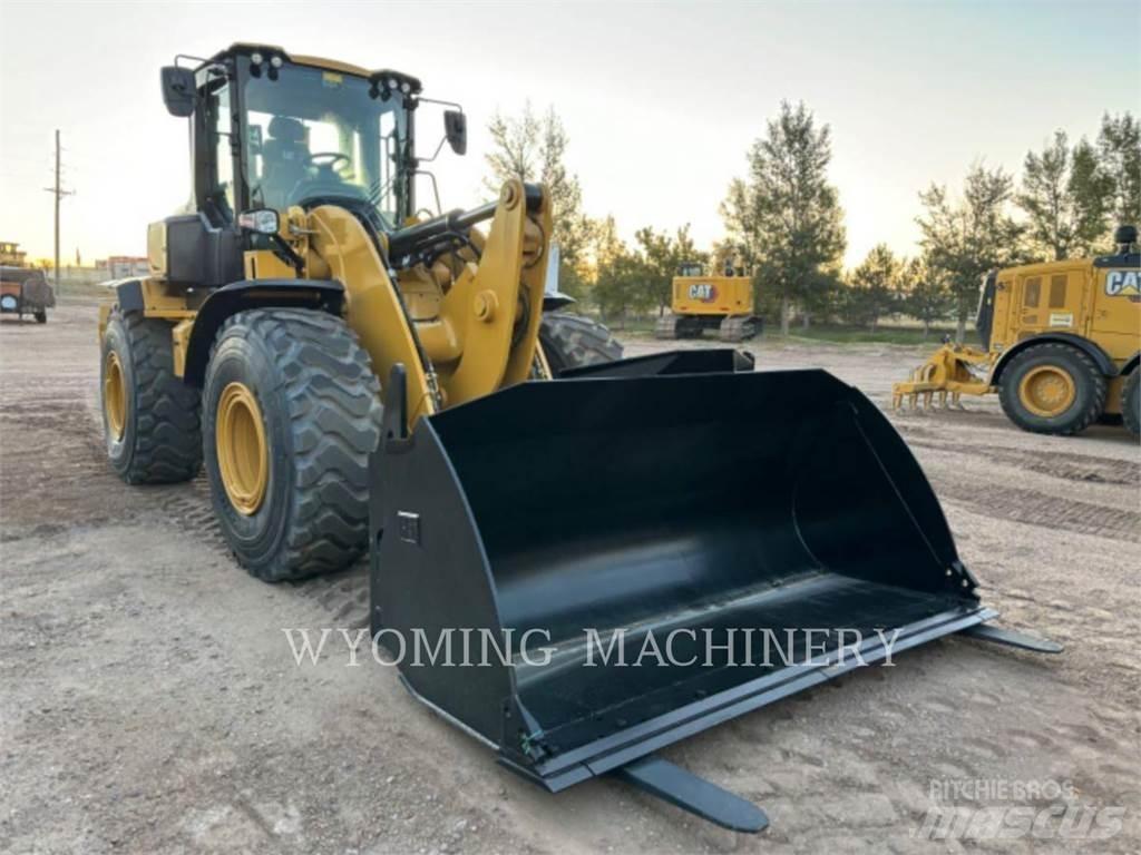 CAT 938 Kolesové nakladače