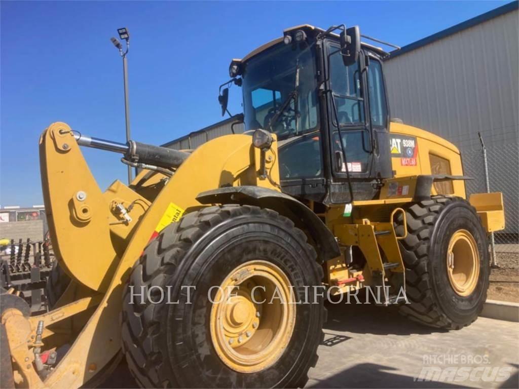 CAT 938 Kolesové nakladače