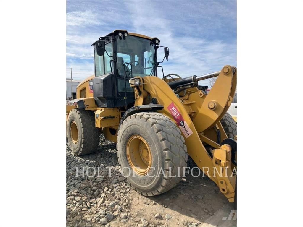 CAT 938 Kolesové nakladače