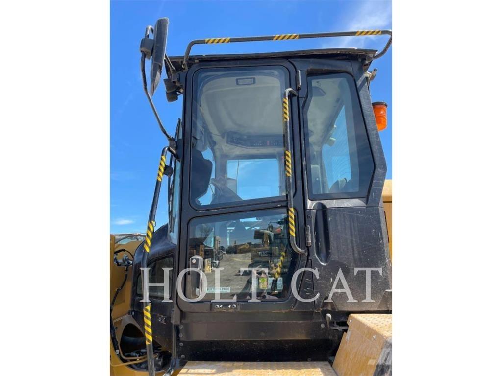 CAT 938 QC Kolesové nakladače