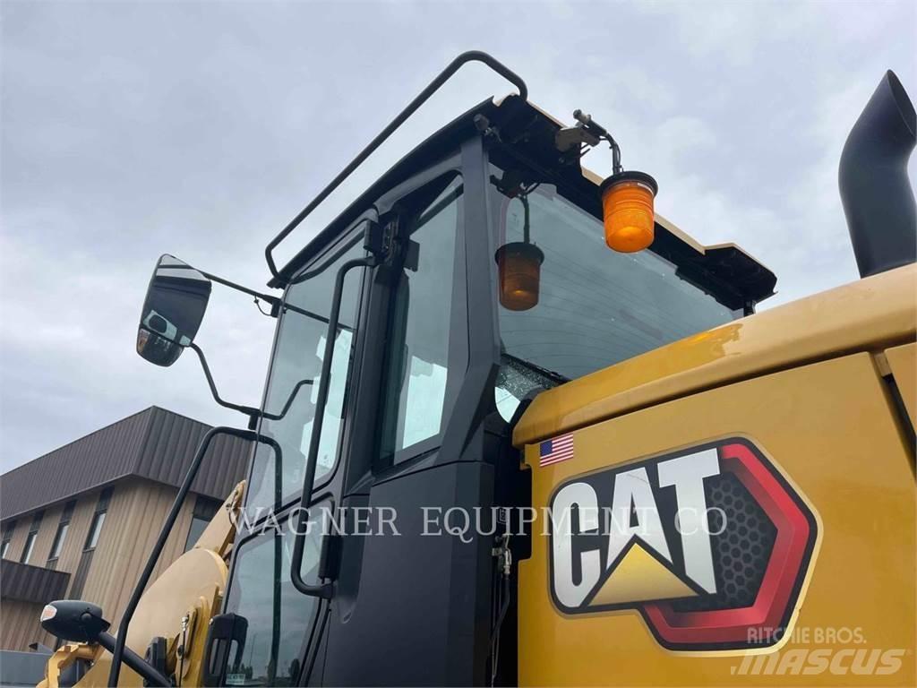 CAT 93814 Kolesové nakladače