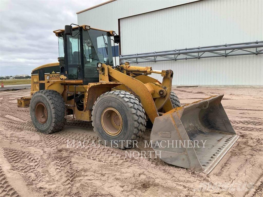 CAT 938G Kolesové nakladače