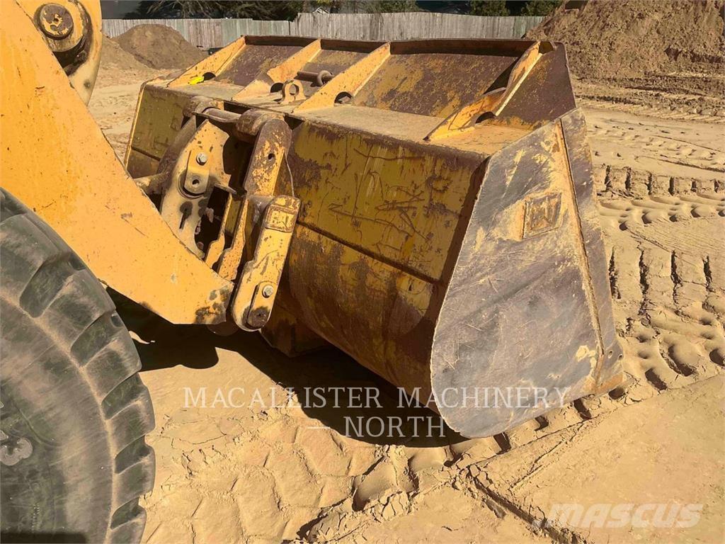 CAT 938H Kolesové nakladače