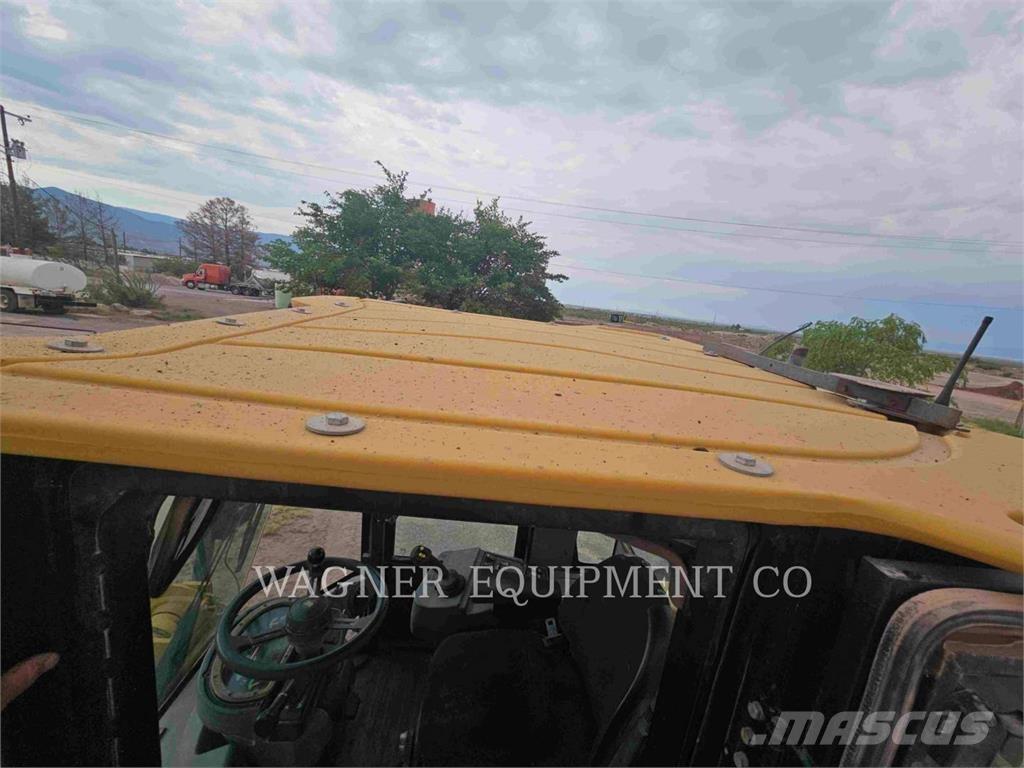 CAT 938H Kolesové nakladače