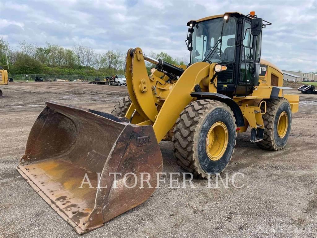 CAT 938M Kolesové nakladače