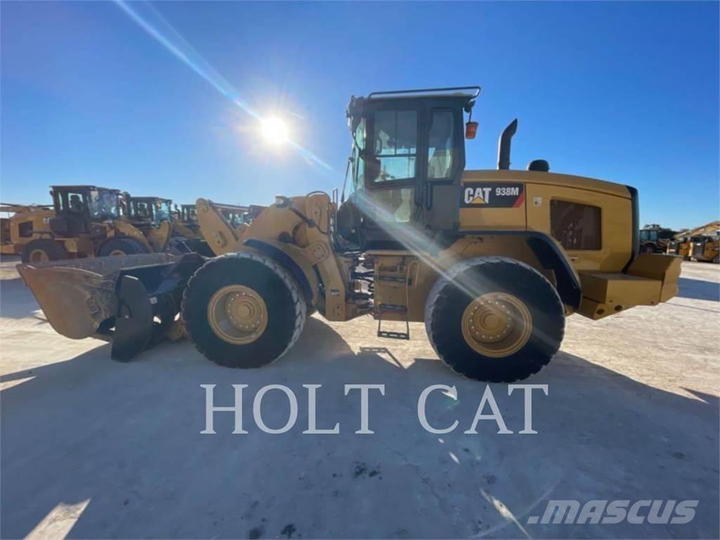 CAT 938M Kolesové nakladače