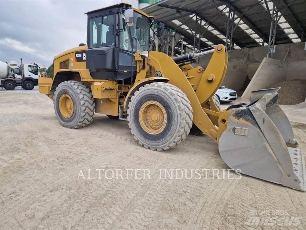 CAT 938M Kolesové nakladače