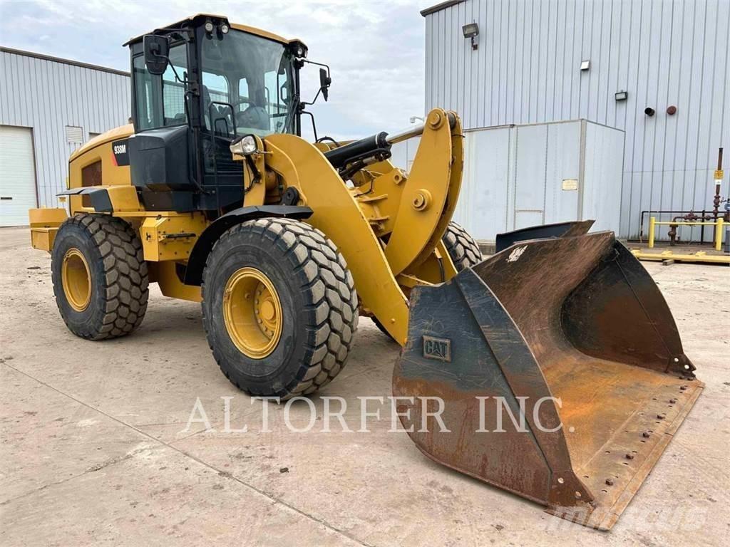 CAT 938M Kolesové nakladače