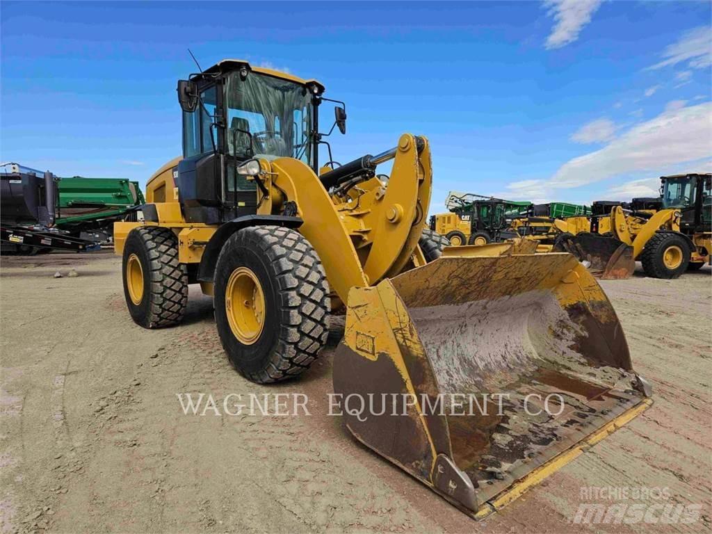 CAT 938M Kolesové nakladače