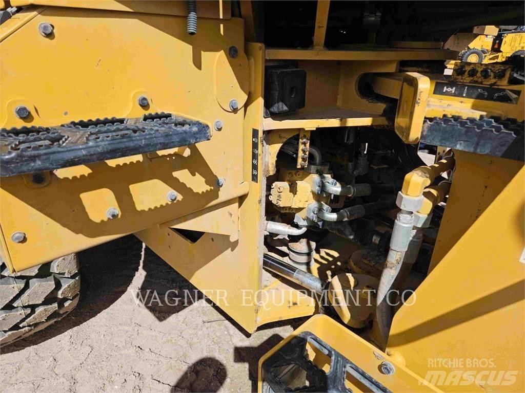 CAT 938M Kolesové nakladače