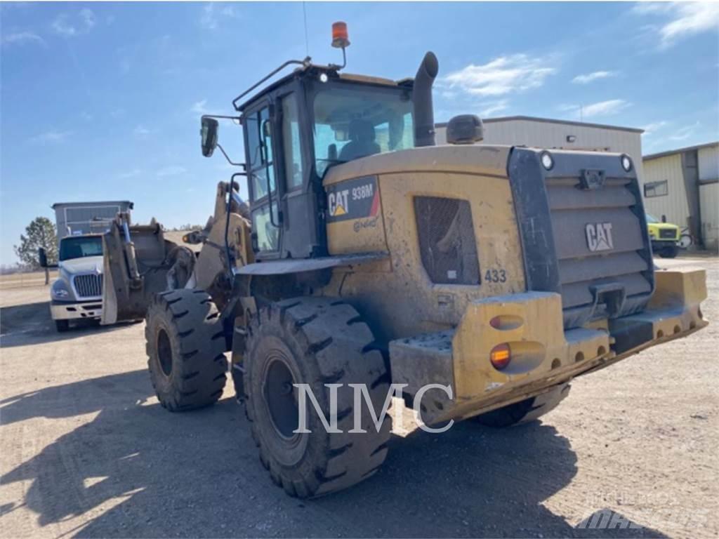 CAT 938M Kolesové nakladače