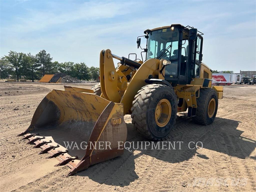 CAT 938M Kolesové nakladače