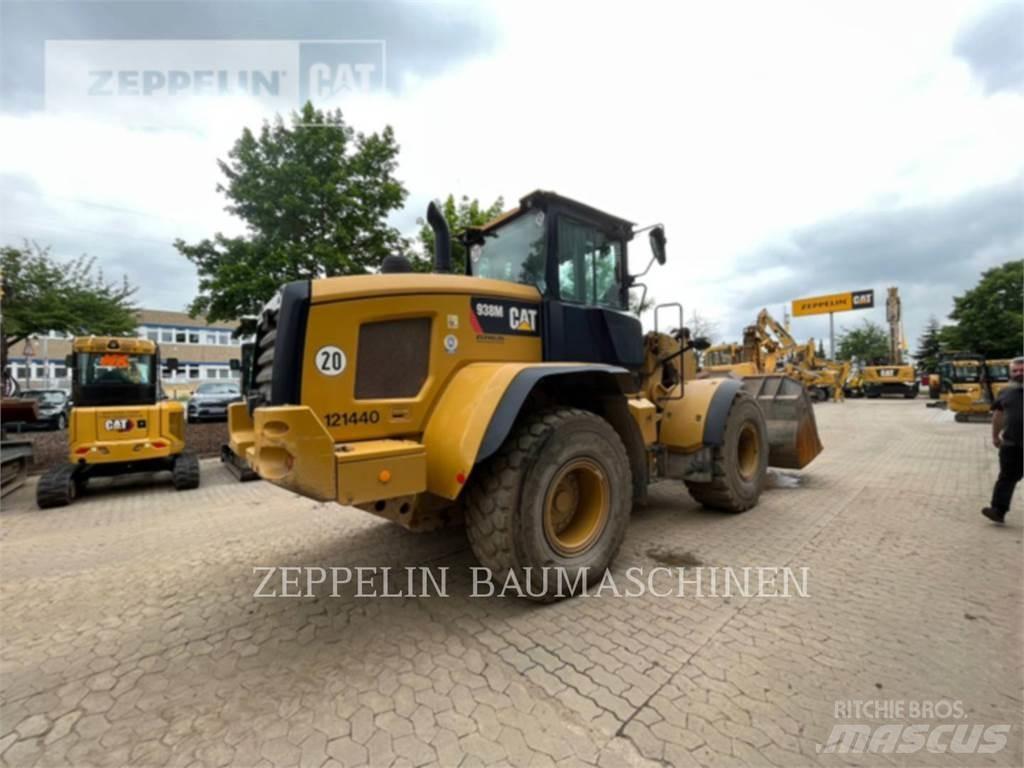 CAT 938M Kolesové nakladače