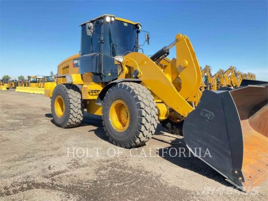 CAT 938M Kolesové nakladače