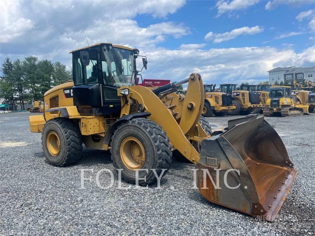 CAT 938M Kolesové nakladače
