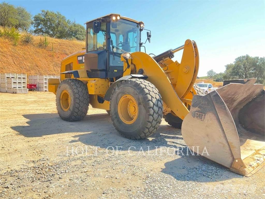 CAT 938M Kolesové nakladače