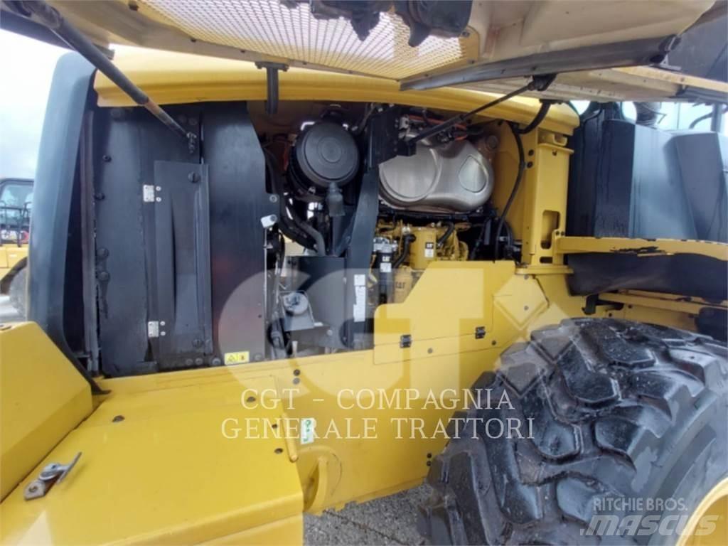 CAT 938M Kolesové nakladače