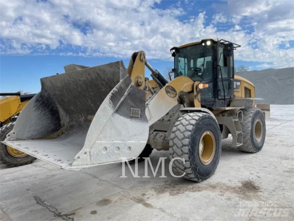 CAT 938M Kolesové nakladače