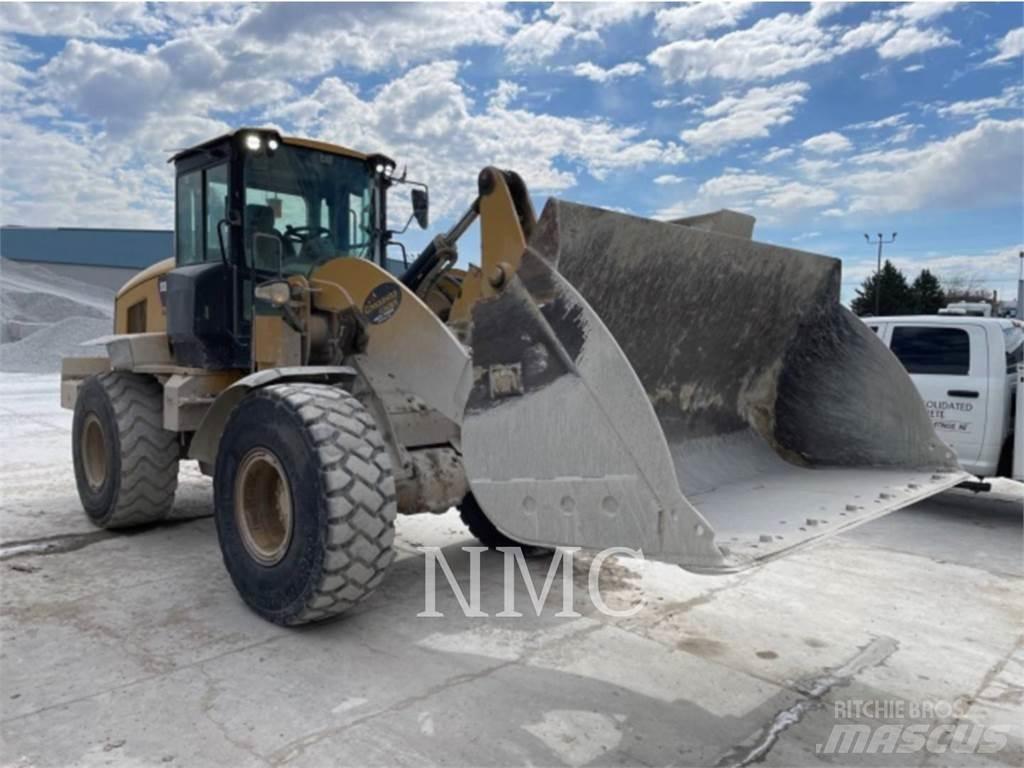 CAT 938M Kolesové nakladače