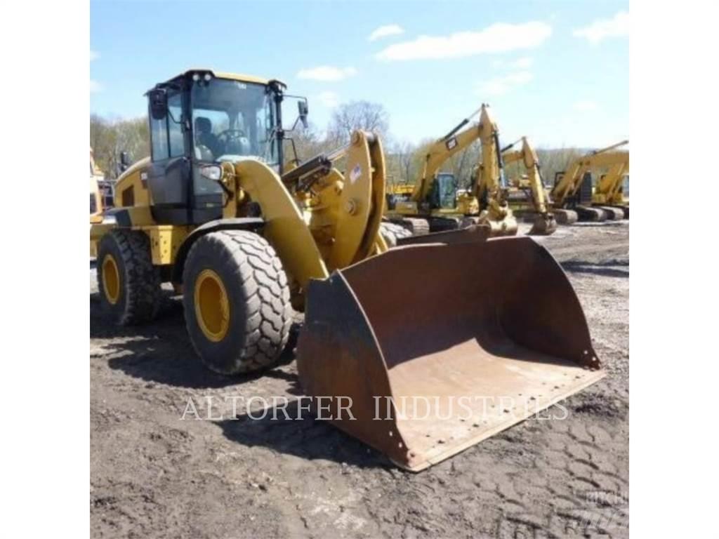 CAT 938M Kolesové nakladače