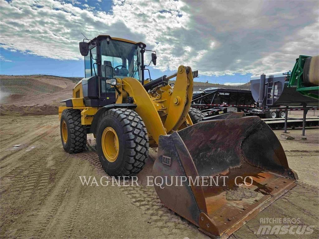 CAT 938M Kolesové nakladače