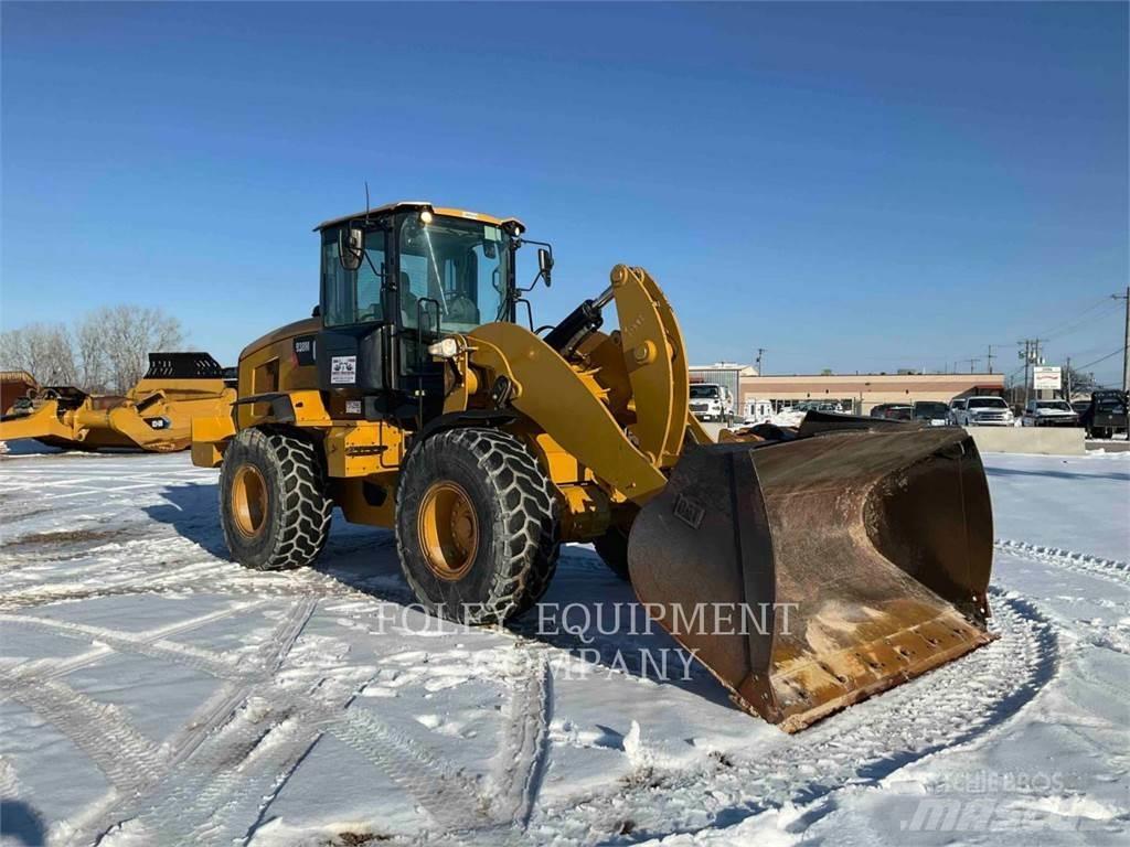 CAT 938M Kolesové nakladače