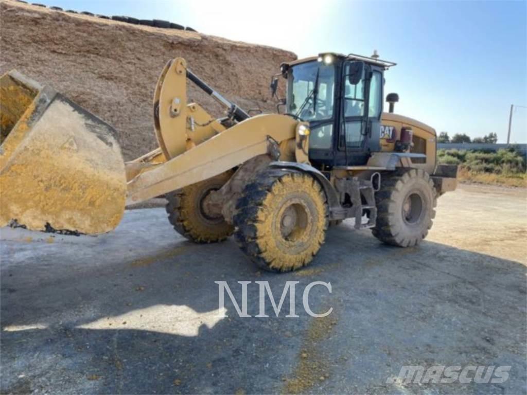 CAT 938M Kolesové nakladače