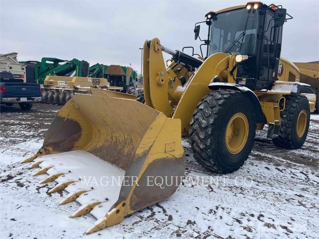 CAT 938M Kolesové nakladače