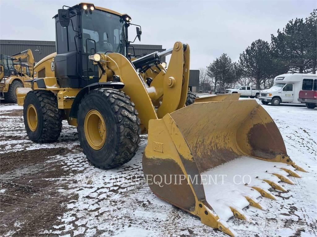 CAT 938M Kolesové nakladače
